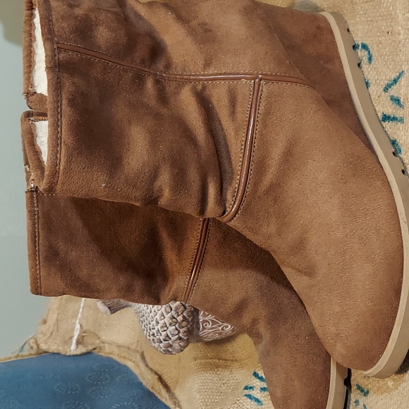 Airwalk Wedged Lined Winter Boots - Picture 1 of 7